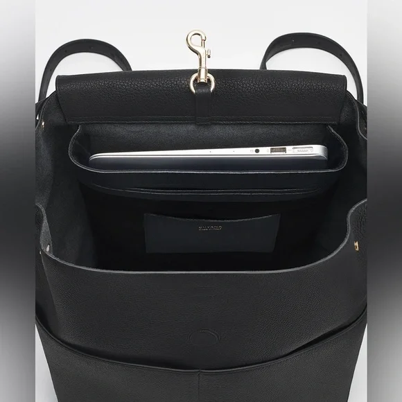 Cuyana Leather Backpack - Picture 6 of 16